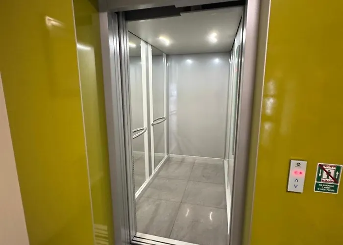 Airport & Stadion Premium 24h * פוזנן