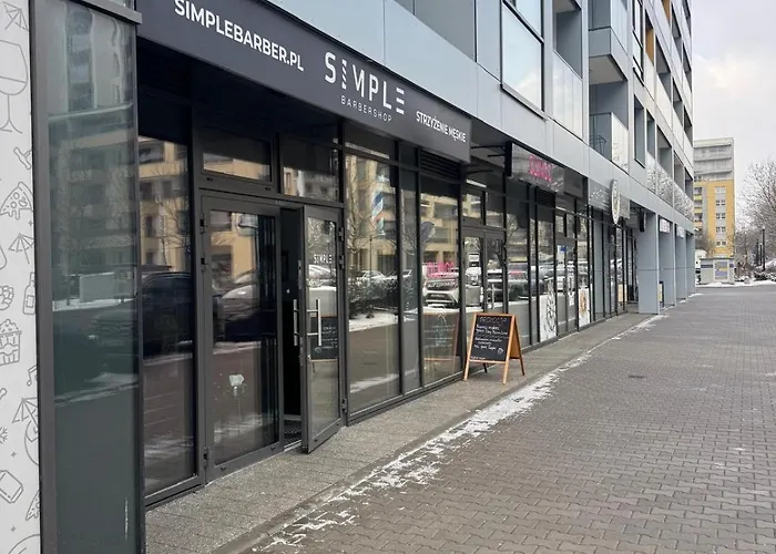 Airport & Stadion Premium 24h דירה *