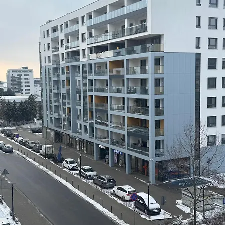Lotnisko & Stadion Premium 24h Апартаменти